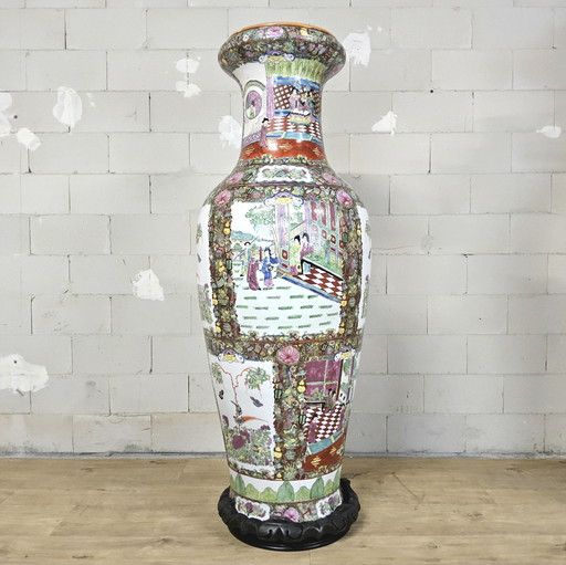 Satz von 2 sehr großen XXL chinesischen Bodenvasen / Kanton / polychrom / kantonesische Vasen / traditionelle Szenen