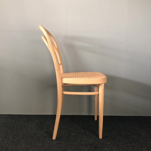 Thonet 214 dining chair