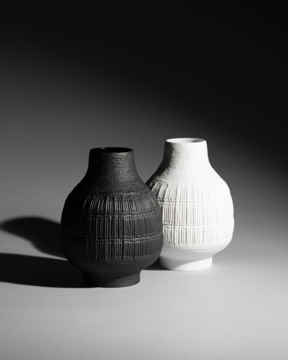 Image 1 of ROSENTHAL Vase Duo STRUCTURA RIBS Bisque Porcelaine Noire Elsa Fischer-Treyden