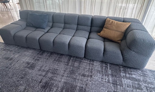 Sofá Tufty de B&B Italia (antracita) con puf/otomana