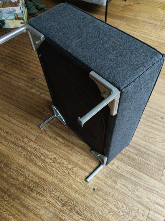 Design auf Stock Block Pouf – Design on Stock, Hocker & Poufs, Textile, Aluminium (photo 3 of 4)