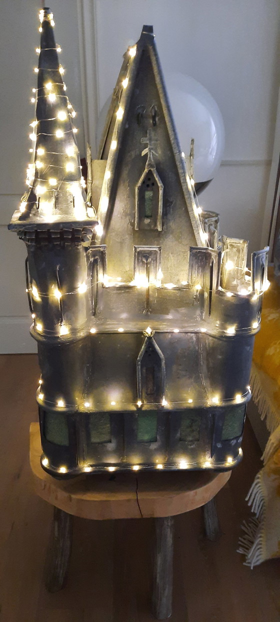 Image 1 of Prachtig groot zinken kasteel 19e eeuws