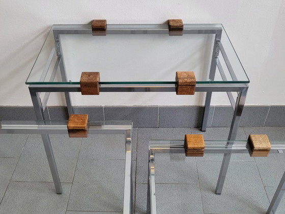 Image 1 of SET DI 3 TAVOLINI IMPILABILI SCANDINAVI VINTAGE ANNI '60 IN TEAK, ACCIAIO E VETRO ANNI '60