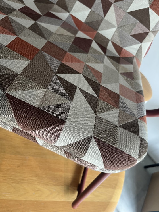 Image 1 of Bogaerts arm chair in bordeaux red frame and checkered upholstery in shades of pink and red