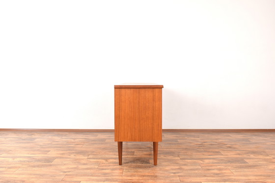 Image 1 of Mid Century Op-Art Buffet en teck peint à la main par Gustav Bahus, 1960S