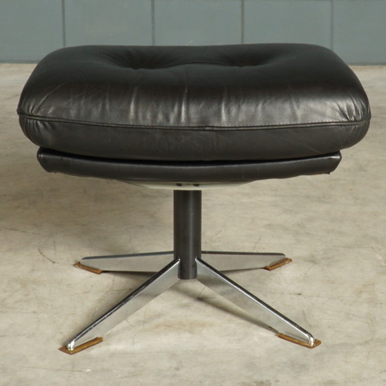 Image 1 of Set vintage lederen draaifauteuil met hocker – jaren 70