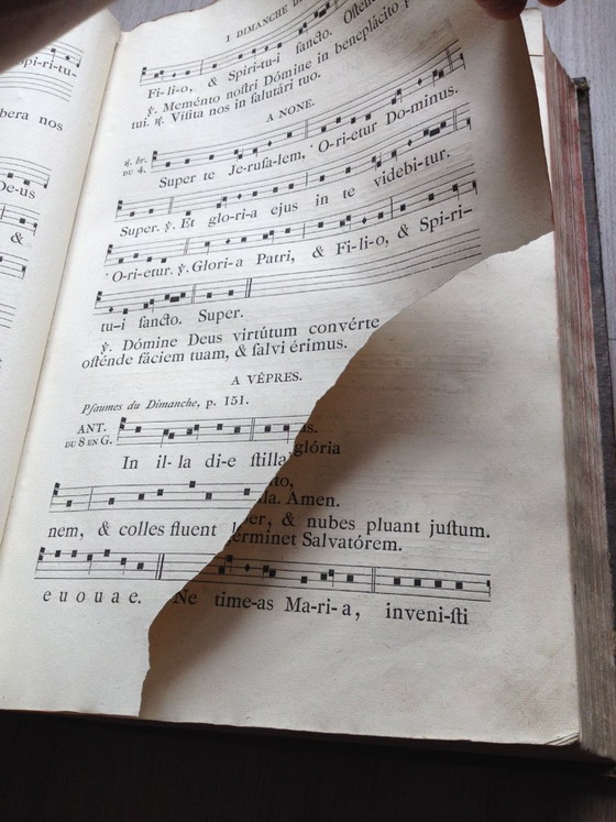 Image 1 of Libro antifonario romano del 1864