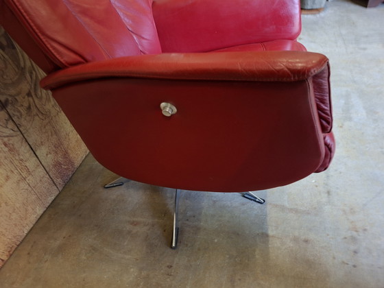 Image 1 of Fauteuil relex en cuir rouge