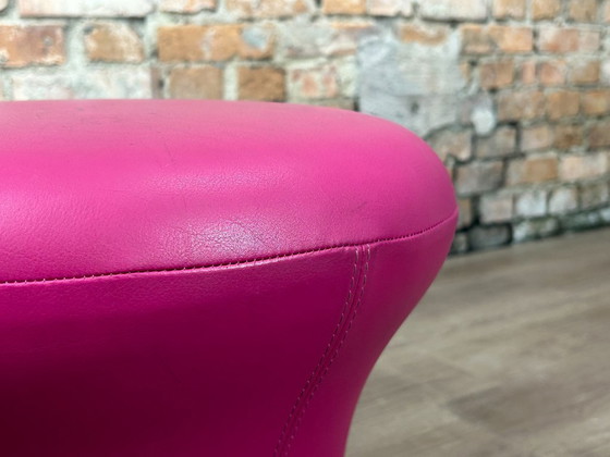 Artifort Mushroom Pouf – Fuchsia Leather | Pierre Paulin – Footstools & poufs (photo 3 of 8)