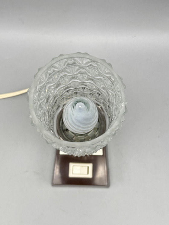 Image 1 of Vintage tafellamp met glazen kap (jaren ’70 stijl)