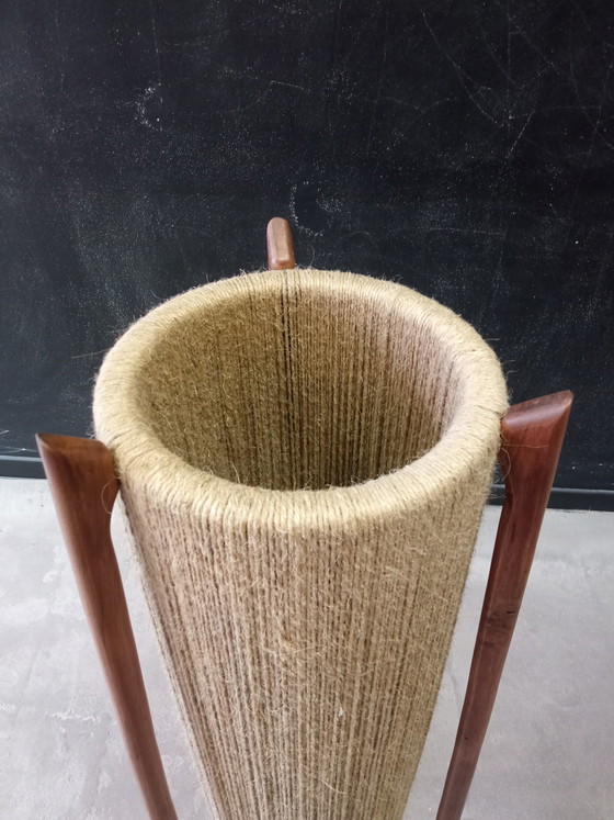 Lampada scandinava a treppiede a razzo – Lampade da terra, Wood (photo 3 of 5)