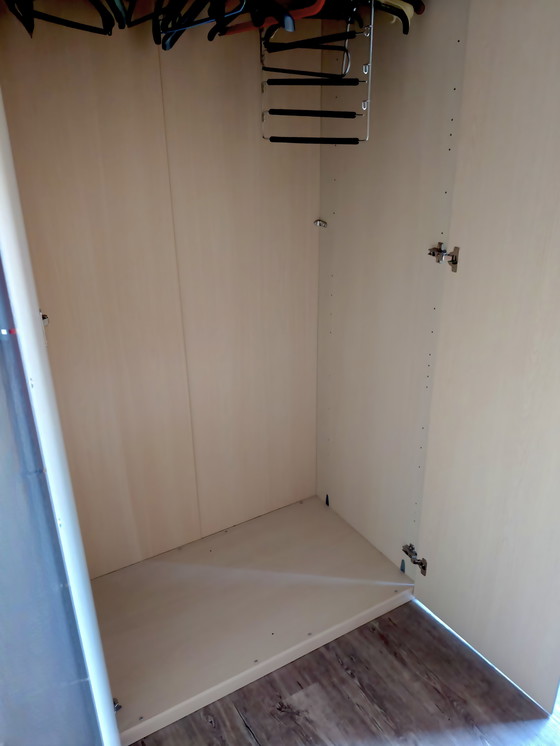 Image 1 of Kleerkast met Spiegeldeur