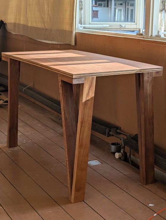 Unique handmade Desk, solid wood legs, Handgemaakt, Brown, Minimalisme (photo 3 of 6)