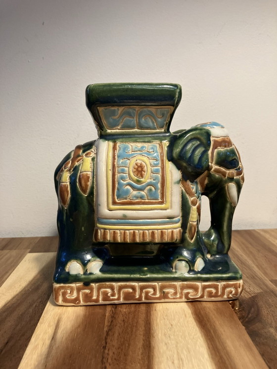 Vintage elephant Plant table / ceramic elephant (photo 5 of 6)