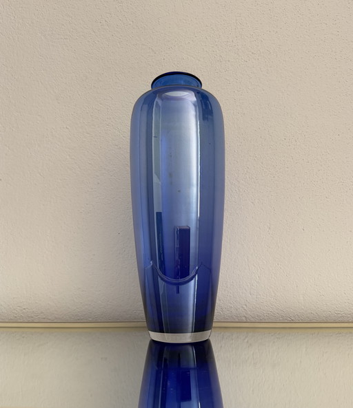 Vase cristal bleu irisé années 80