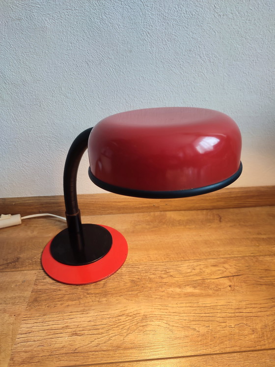 Image 1 of Vintage Space Age Italiaanse bureaulamp lamp rood zwart 1970