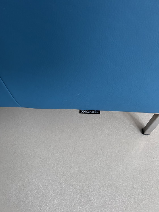 Image 1 of Fauteuil Montel en cuir bleu