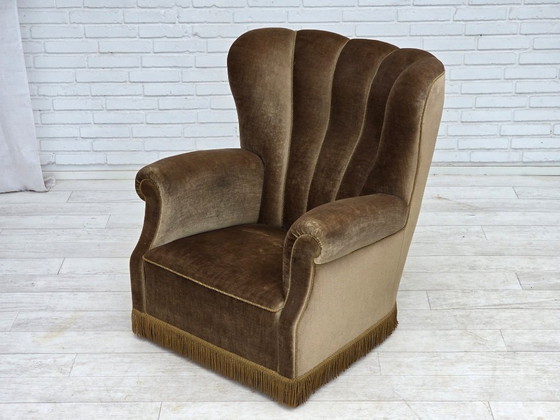 Image 1 of Sillón danés de los años 60, estilo relax, tapizado en terciopelo verde oscuro y madera de fresno.