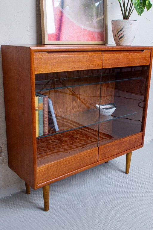 Vitrina, cómoda o aparador de teca vintage, de mediados de siglo (años 60).