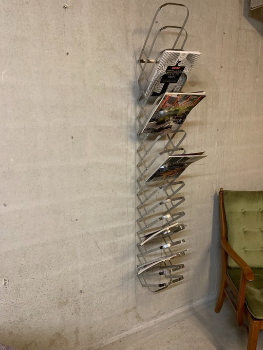 Porte-magazines mural