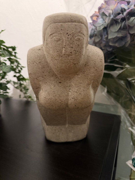 Eddy Gheress – Stone Sculpture ‘Voorover’ – 28 cm (photo 2 of 6)
