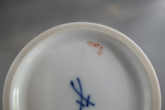 Image 1 of Antique Meissen Vase L254 1068 B 40