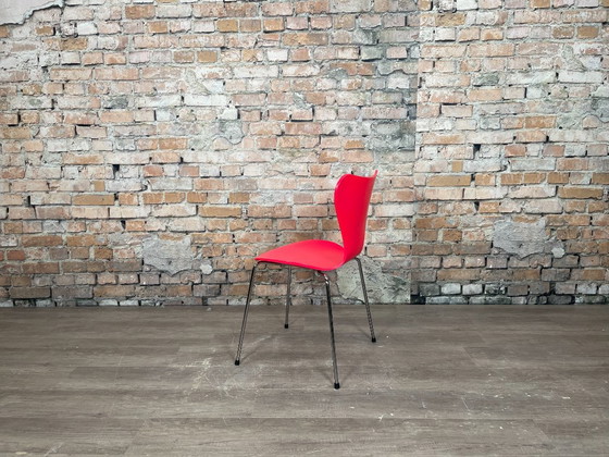 Fritz Hansen Vlinder, Pink | Arne Jacobsen, Dining chairs, Plastic, Chrome, Red, Mid Century Modern (photo 6 of 15)