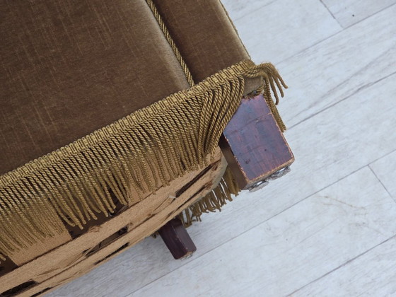 Image 1 of Sillón danés de los años 60, estilo relax, tapizado en terciopelo verde oscuro y madera de fresno.