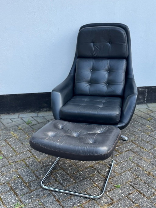 Chaise Vintage Bramia avec accoudoir et pouf