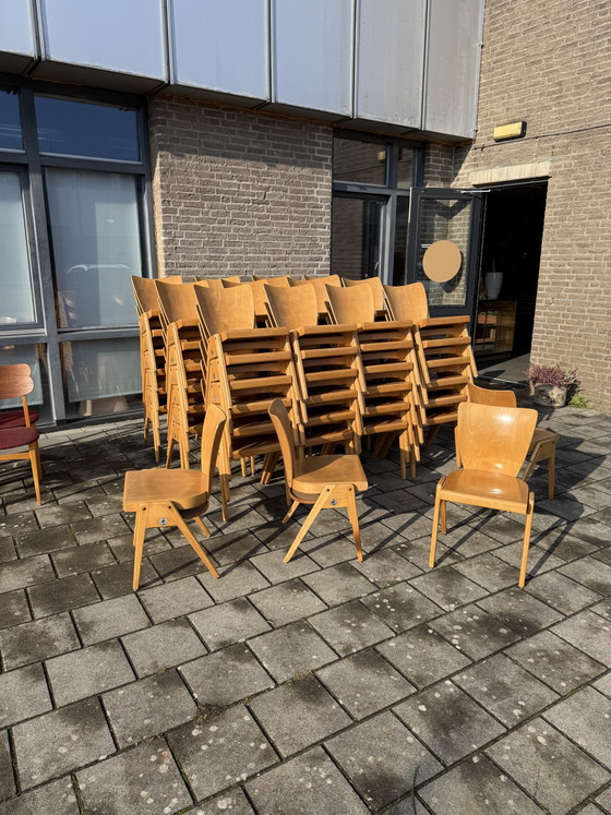 Partij van 50x vintage plywood stapelstoel, Kaderer ‘60 – Eetkamerstoelen (photo 8 of 10)