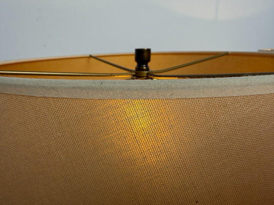 Par de lámparas de mesa de latón y lucita, años 80, Plexiglás, Textil, Beige (foto 8 de 12)
