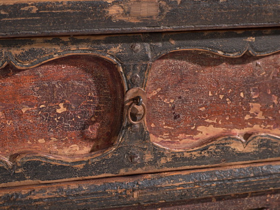 Antiker Konsolentisch mit mehrschichtiger Patina – China, ca. 1930 (photo 40 of 40)