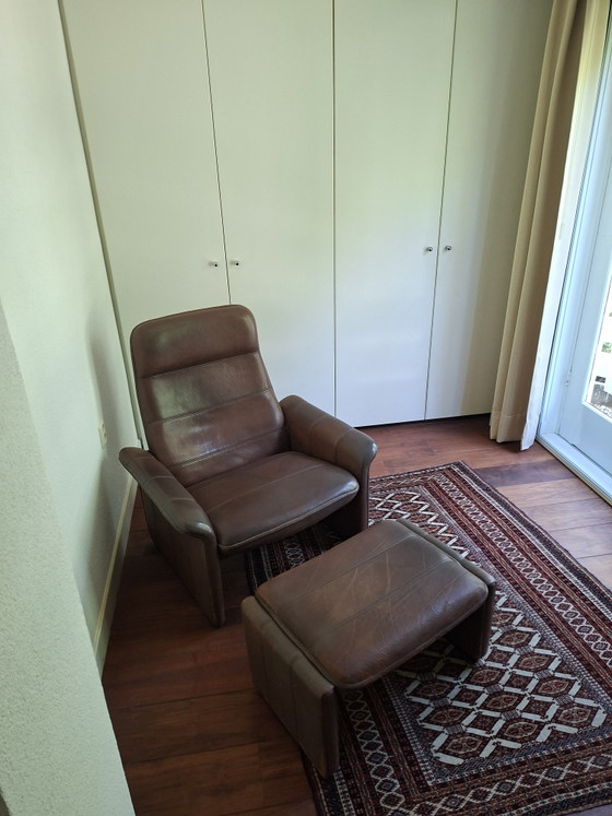 Image 1 of Original De Sede DS-50 Design-Sessel mit Fußhocker, braunes Nackenleder.