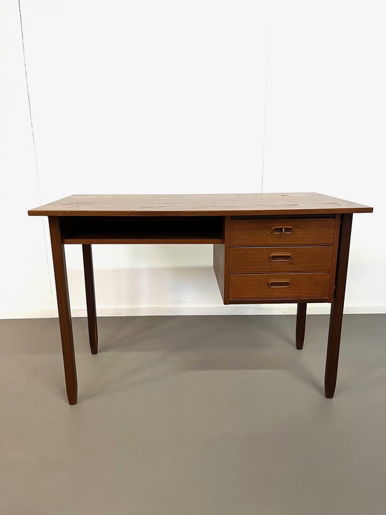 Image 1 of Scrivania danese in teak del 1960 ca