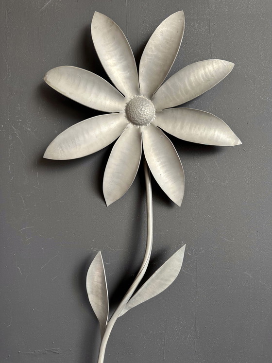 Image 1 of Fleur murale étains du Dauphin années 70