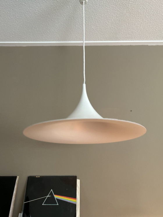 Image 1 of Iconic Gubi Semi pendant lamp – white, Ø47 cm, with original box