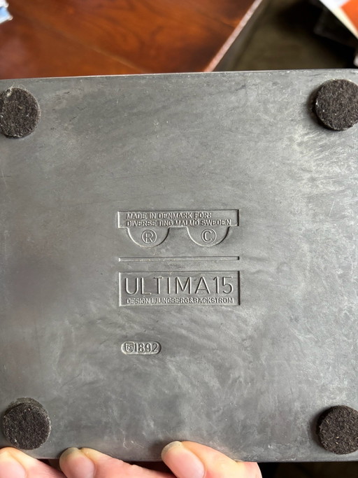 Magnífico cenicero de diseño danés Ultima 15