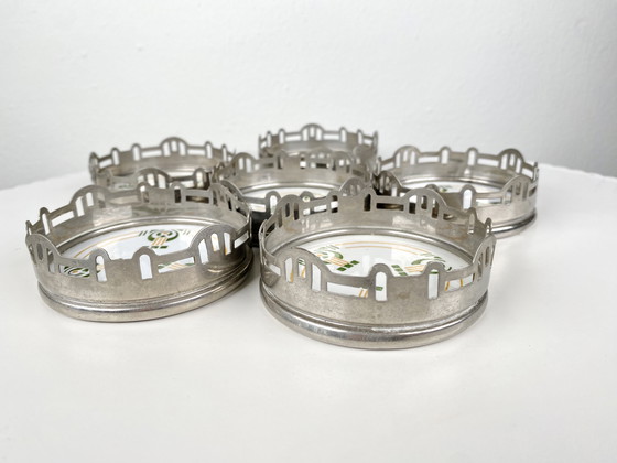 Image 1 of Set di 6 sottobicchieri rotondi antichi in porcellana bianca Art Déco di Chris van der Hoef