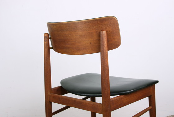 Image 1 of Juego de ocho sillas danesas de teca, polipiel negra y latón de Sven Chrobat para Sax, 1960