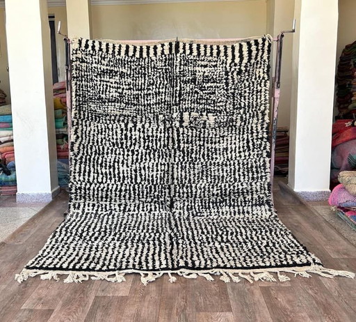 Auténtica alfombra marroquí Beni Ouraine hecha a mano para tu sala de estar, en blanco y negro, tamaño 200 cm x 300 cm.