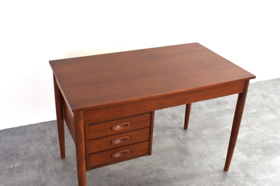 Escritorio danés de teca de estilo moderno de mediados de siglo, década de 1960. – Wood (photo 15 of 16)