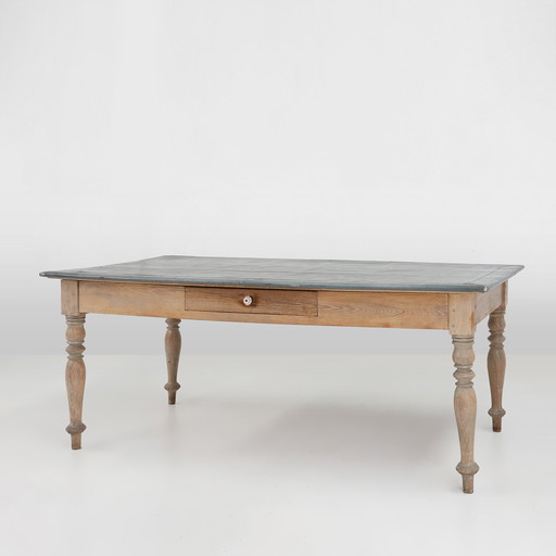 Table à manger rustique en bois de pin français avec plateau en zinc, vers 1850