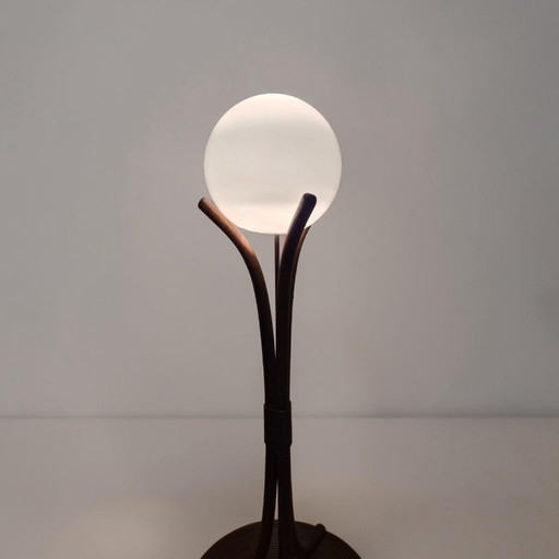 Lampadaire en bambou Mid-Century avec sphère en verre opale, circa 1970