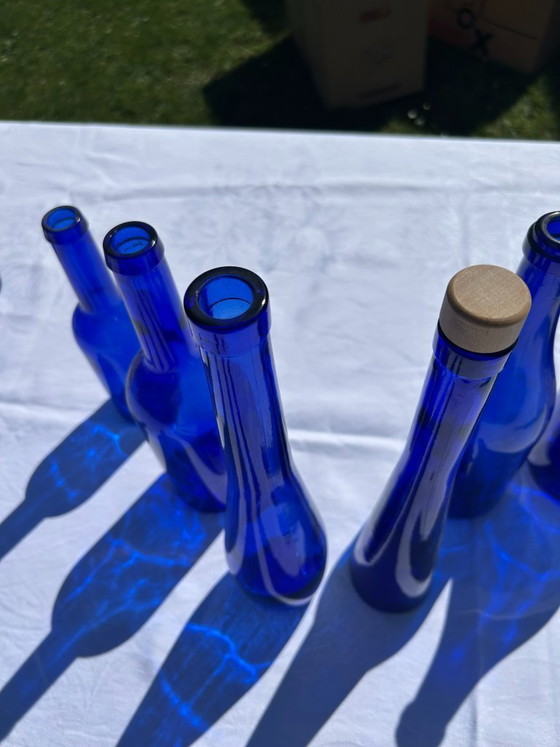 Image 1 of Set van 6 kobaltblauwe glazen flessen/vazen/vintage blauwe decoraties