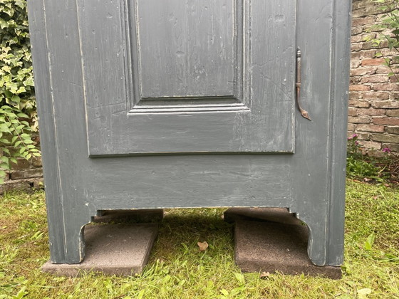 Image 1 of 18E Eeuwse Kledingkast Keukenkast Halkast Legkast Frans  Antiek