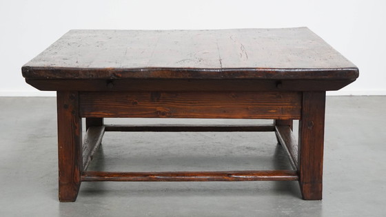 Image 1 of Quadratischer antiker südeuropäischer Couchtisch aus dem frühen 19.