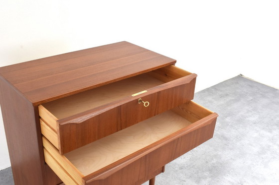 Image 1 of Deense teakhouten ladekast uit het midden van de 20e eeuw, jaren 60.