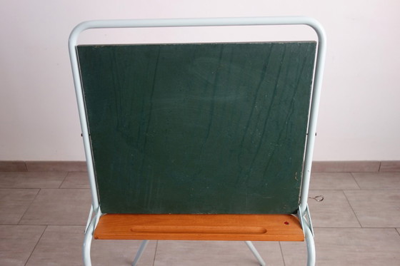 Image 1 of Pizarra escolar plegable antigua de la década de 1960.
