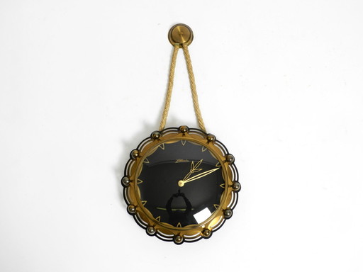 Reloj de pared mecánico original de Atlanta de mediados de siglo con un movimiento de 10 días y un timbre de gong, en diseño mar