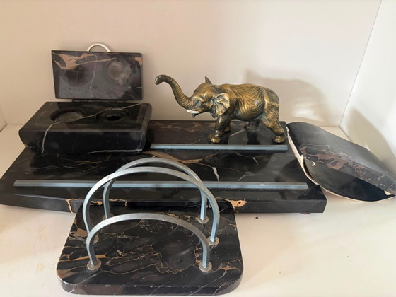 Set da scrivania Art Déco Portoro in marmo e bronzo con elefante (anni '20) – Oggetti decorativi, Bronze (photo 10 of 14)